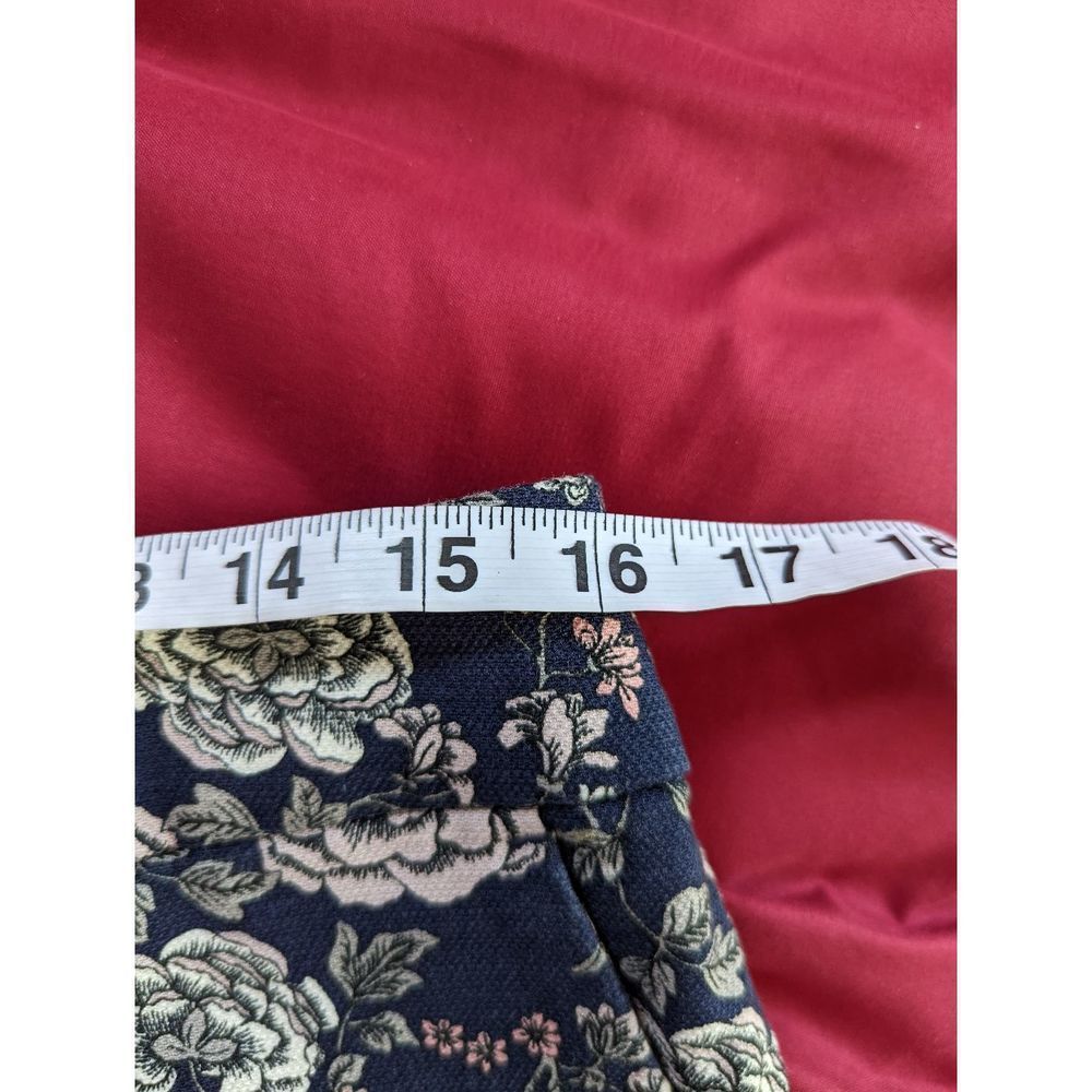 Ann Taylor LOFT Floral Shorts Size 4 - Picture 7 of 8